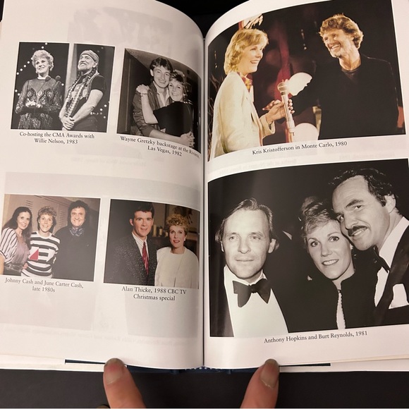 Anne Murray ALL OF ME with Michael Posner HARDCOVER signed book - Picture 10 of 11